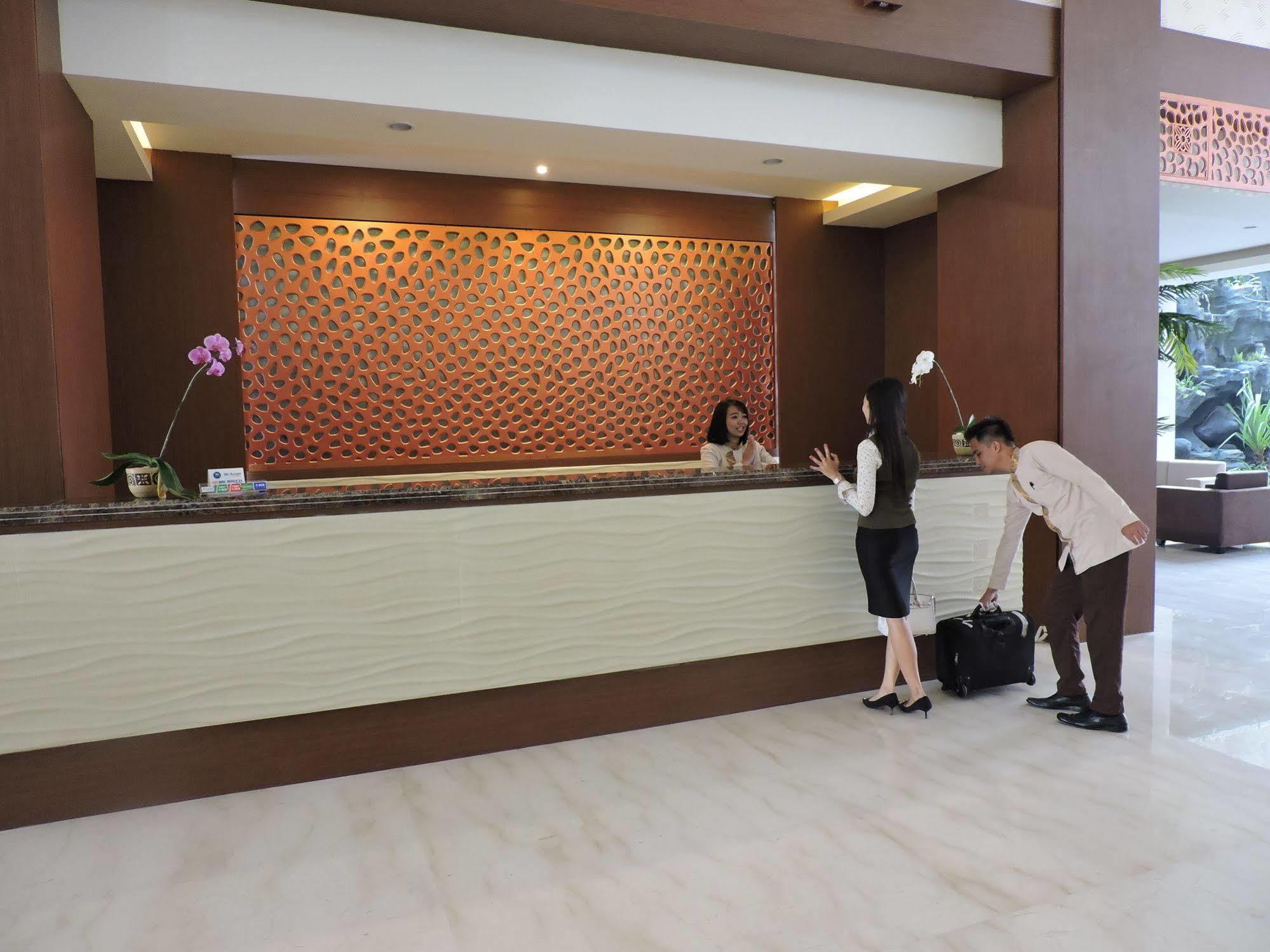 Ascent Premiere Hotel And Convention Malang Exteriér fotografie