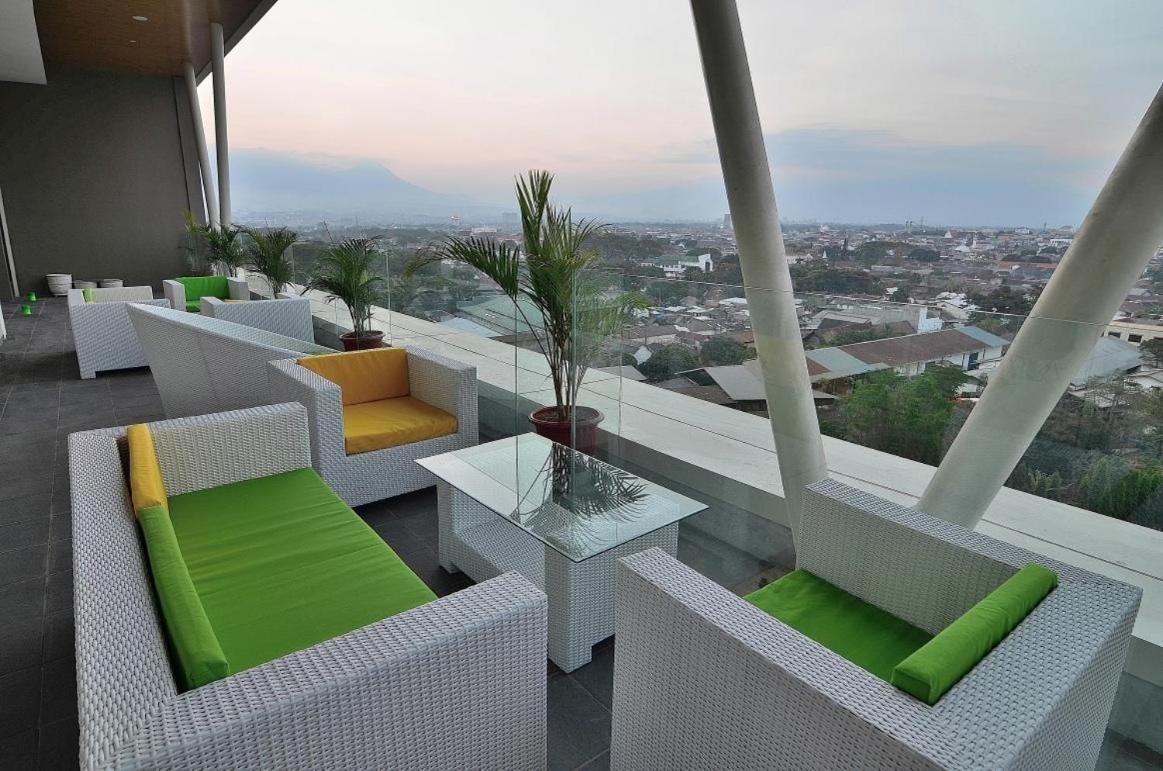 Ascent Premiere Hotel And Convention Malang Exteriér fotografie